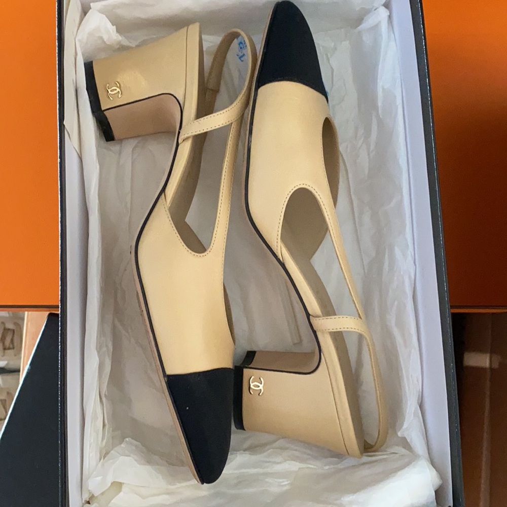 Chanel cap toe beige black slingback pumps heels - Picture 2 of 9